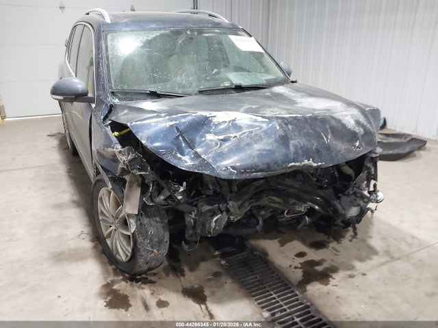 WVGBV7AX1FW607153 Volkswagen TIGUAN SE