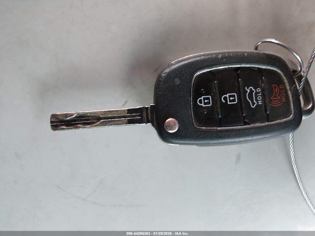 5NPE24AF7KH800665 Hyundai SONATA SE