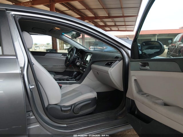 5NPE24AF7KH800665 Hyundai SONATA SE