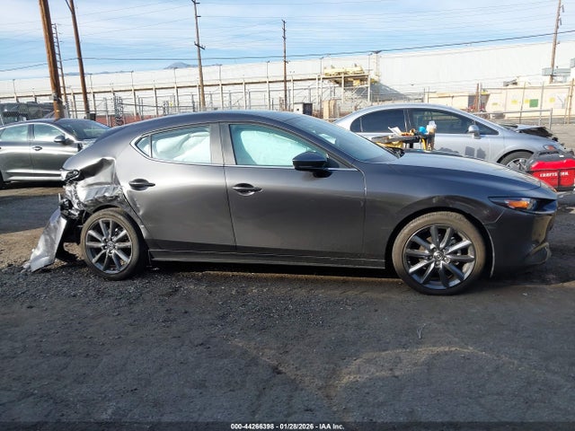 44266398 :رقم المزاد ، JM1BPALM3R1716892 vin ، 2024 Mazda Mazda3 2.5 S Preferred مزاد بيع