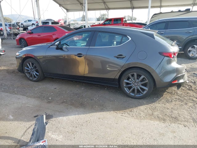 44266398 :رقم المزاد ، JM1BPALM3R1716892 vin ، 2024 Mazda Mazda3 2.5 S Preferred مزاد بيع