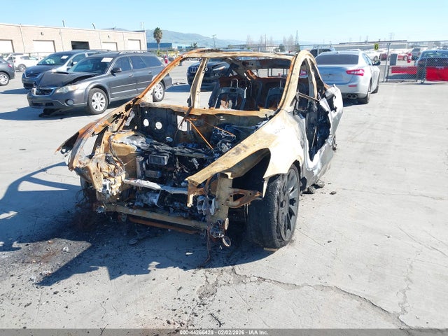 Продаж на аукціоні авто 2023 Tesla Model Y Awd/long Range Dual Motor All-wheel Drive, vin: 7SAYGDEE1PF628688, номер лоту: 44266428