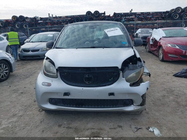 Smart Fortwo Pure 2016 WMEFJ5DA0GK076468 Image 12
