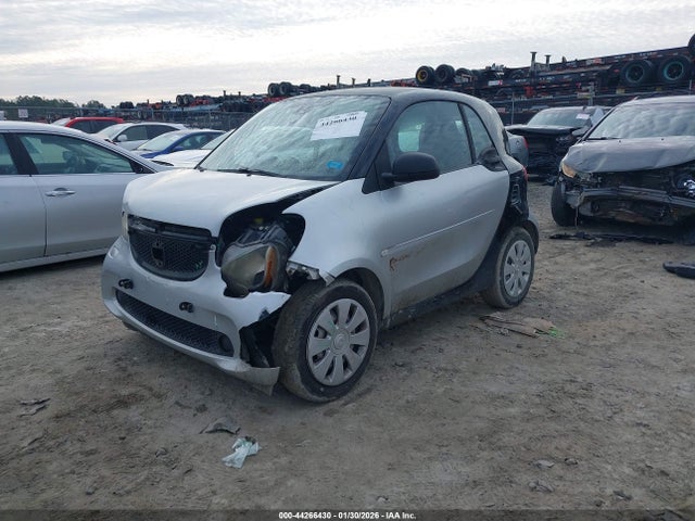 Smart Fortwo Pure 2016 WMEFJ5DA0GK076468 Image 2