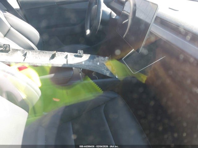 2026 TESLA MODEL Y 7SAYGDEE1TF339806 Photo 4