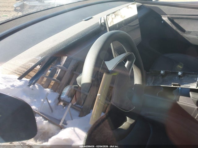 2026 TESLA MODEL Y 7SAYGDEE1TF339806 Photo 6
