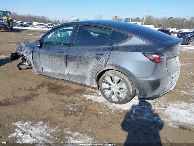 2023 TESLA MODEL Y 7SAYGDEE2PF616615 Photo 2