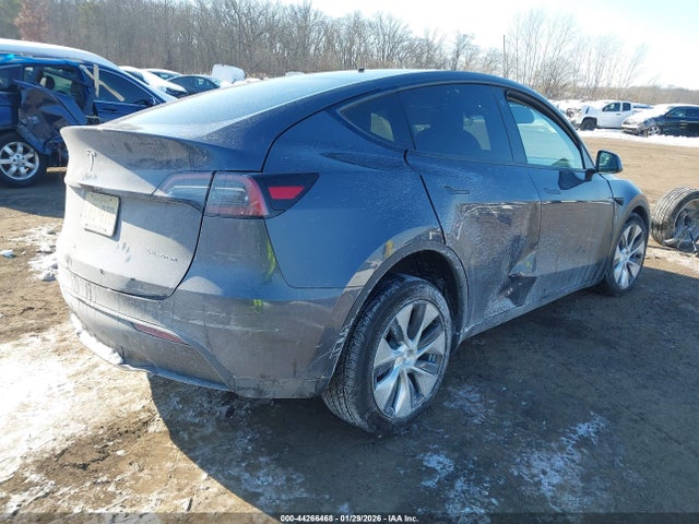 2023 TESLA MODEL Y 7SAYGDEE2PF616615 Photo 3