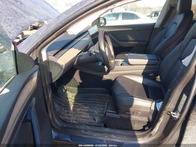 2023 TESLA MODEL Y 7SAYGDEE2PF616615 Photo 4