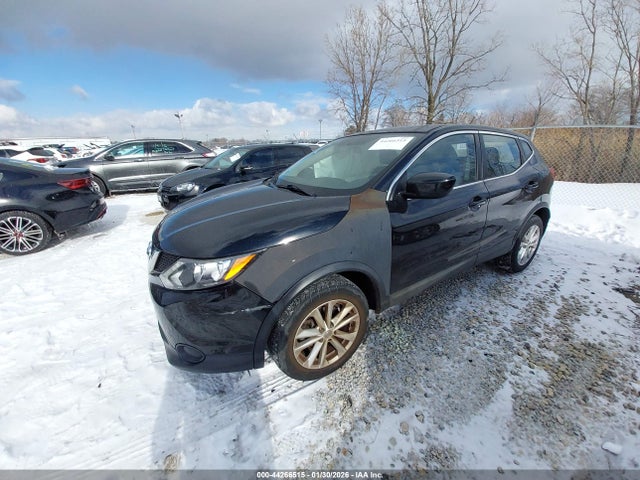 Продажа на аукционе авто 2017 Nissan Rogue Sport S, vin: JN1BJ1CR9HW140047, номер лота: 44266515