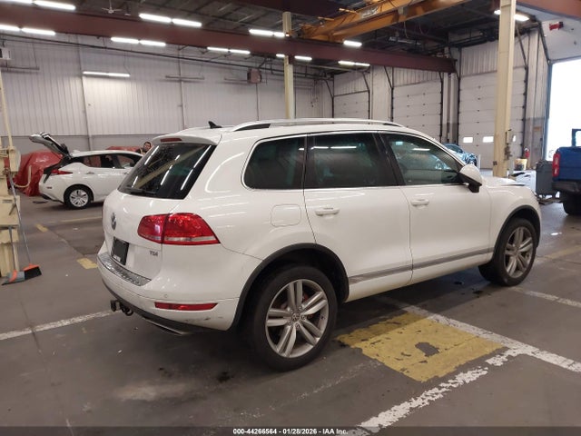 2012 VOLKSWAGEN TOUAREG WVGEK9BPXCD009120 Photo 3