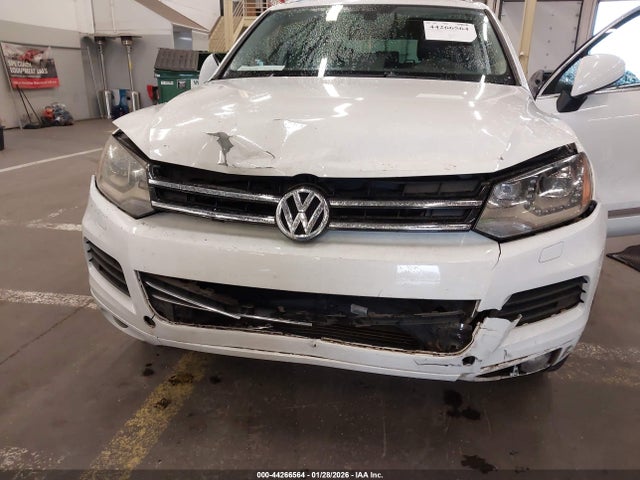 2012 VOLKSWAGEN TOUAREG WVGEK9BPXCD009120 Photo 5