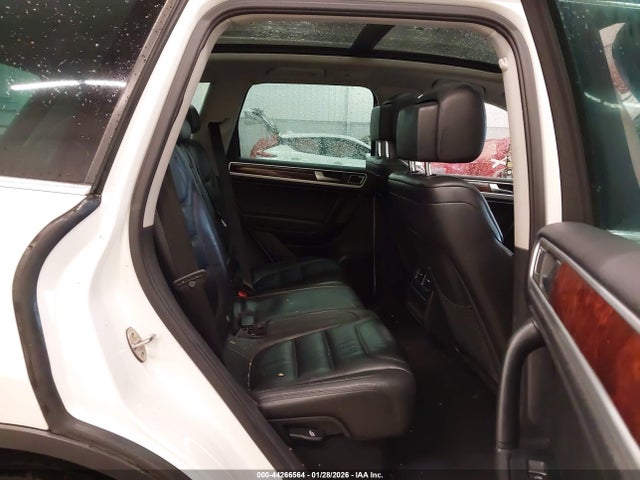 2012 VOLKSWAGEN TOUAREG WVGEK9BPXCD009120 Photo 7