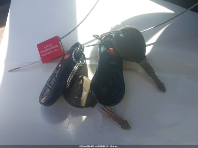 Продажа на аукционе авто 2002 Chrysler Town & Country Limited, vin: 2C8GP64L32R797501, номер лота: 44266575