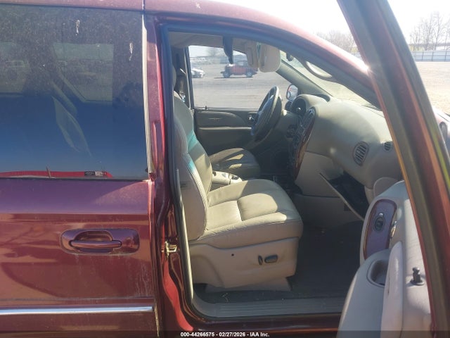 Продажа на аукционе авто 2002 Chrysler Town & Country Limited, vin: 2C8GP64L32R797501, номер лота: 44266575