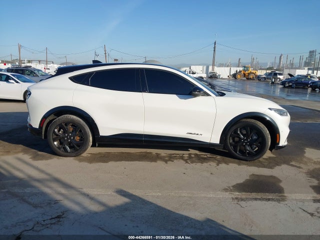 Ford Mustang Mach-e Premium 2023 3FMTK3R79PMA54683 Image 13