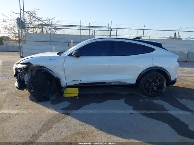 Ford Mustang Mach-e Premium 2023 3FMTK3R79PMA54683 Image 14
