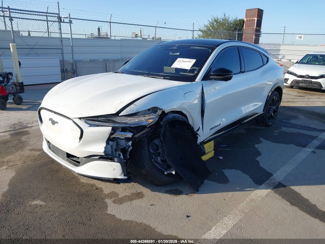 Ford Mustang Mach-e Premium 2023 3FMTK3R79PMA54683 Image 2