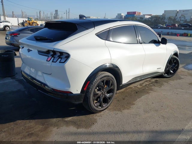 Ford Mustang Mach-e Premium 2023 3FMTK3R79PMA54683 Image 4