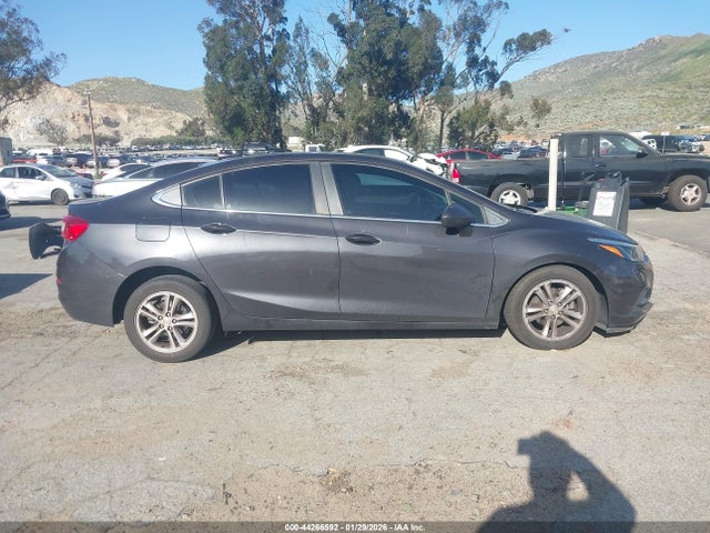 1G1BE5SM5G7319041 Chevrolet Cruze Lt Auto