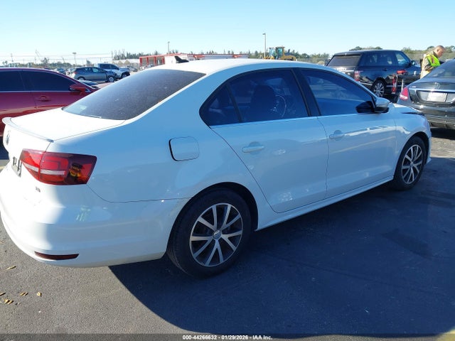 2017 VOLKSWAGEN JETTA 3VWDB7AJ5HM400377 Photo 3