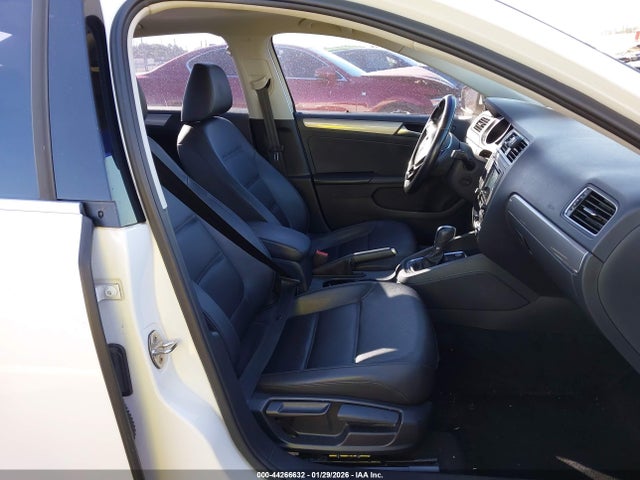 2017 VOLKSWAGEN JETTA 3VWDB7AJ5HM400377 Photo 4