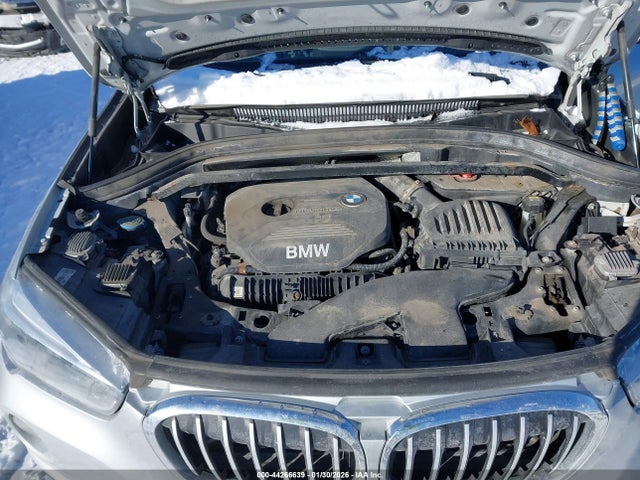 2016 BMW X1 WBXHT3C32GP889583 Photo 9