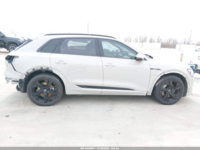 WA1AAAGE4NB025336 Audi E-tron Premium Quattro
