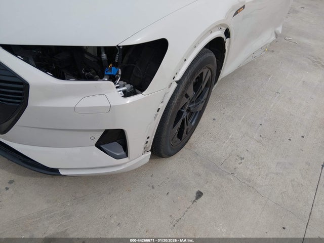 WA1AAAGE4NB025336 Audi E-tron Premium Quattro