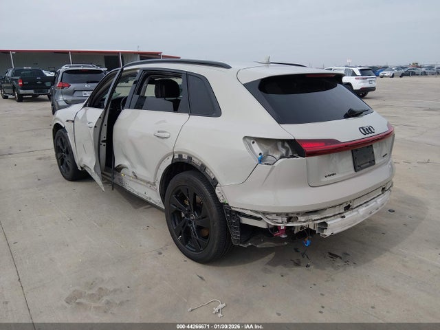 2022 AUDI E-TRON WA1AAAGE4NB025336 Photo 2