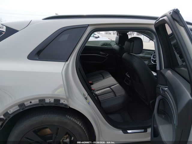 2022 AUDI E-TRON WA1AAAGE4NB025336 Photo 7