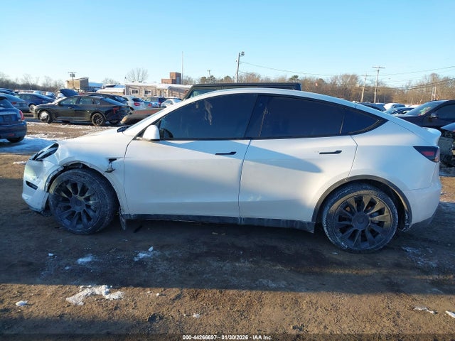 Продаж на аукціоні авто 2022 Tesla Model Y Long Range Dual Motor All-wheel Drive, vin: 7SAYGDEE4NF445847, номер лоту: 44266697