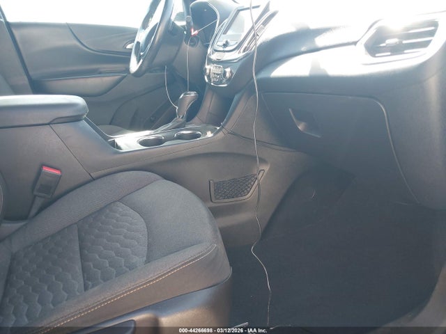 2GNAXSEV7J6242686 Chevrolet EQUINOX LT