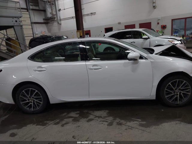 58ABK1GG2JU111143 Lexus ES 350