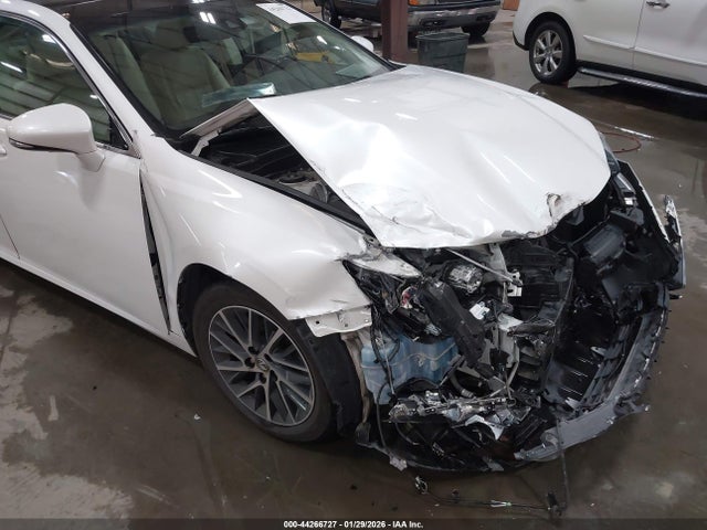 58ABK1GG2JU111143 Lexus ES 350