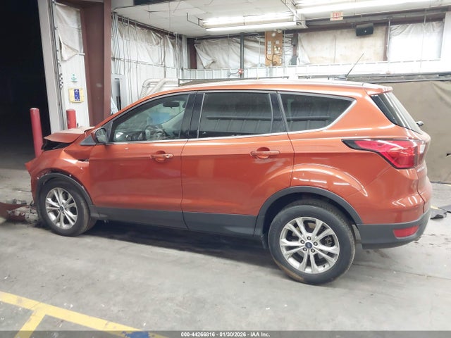 1FMCU0GD1KUC27814 Ford ESCAPE SE
