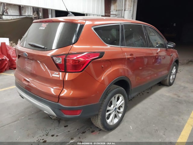 1FMCU0GD1KUC27814 Ford ESCAPE SE
