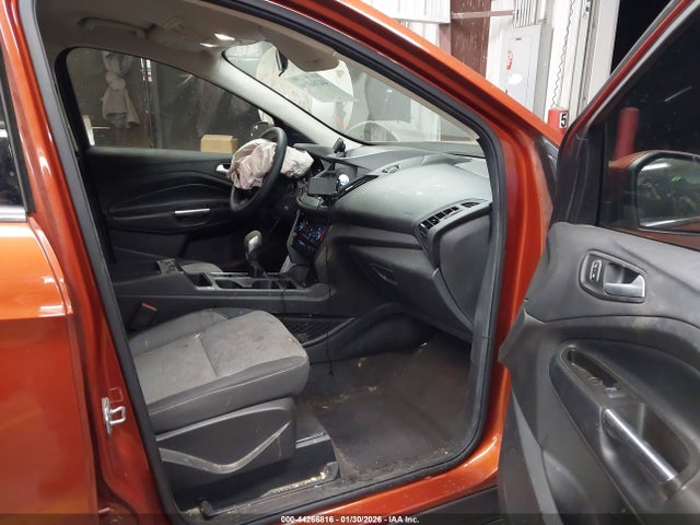 1FMCU0GD1KUC27814 Ford ESCAPE SE