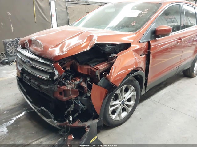 1FMCU0GD1KUC27814 Ford ESCAPE SE