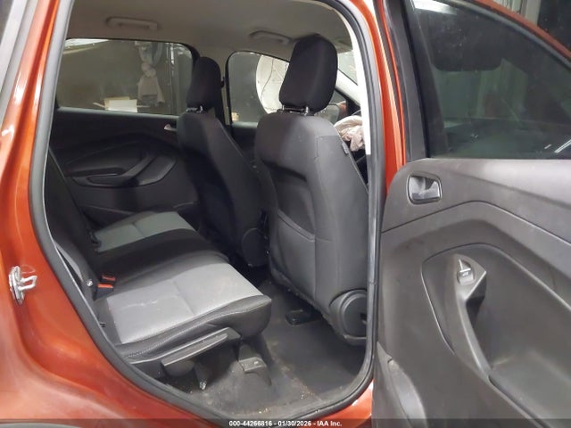 1FMCU0GD1KUC27814 Ford ESCAPE SE