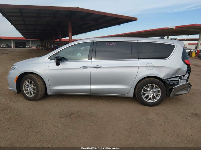 Chrysler Pacifica Select 2026 2C4RC1BG0TR215516 Image 14
