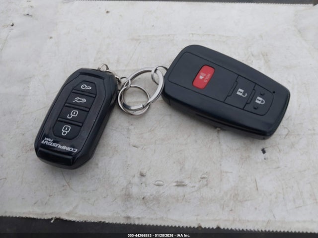 Toyota Prius Three Touring 2016 JTDKARFU4G3522983 Image 11