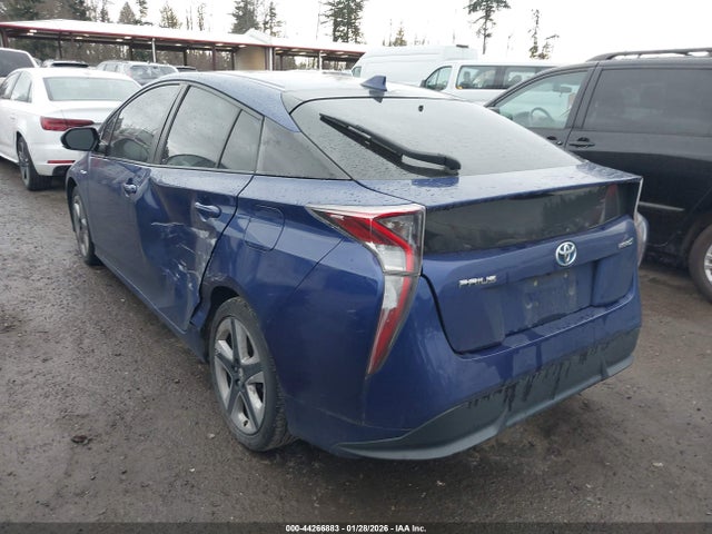Toyota Prius Three Touring 2016 JTDKARFU4G3522983 Image 3