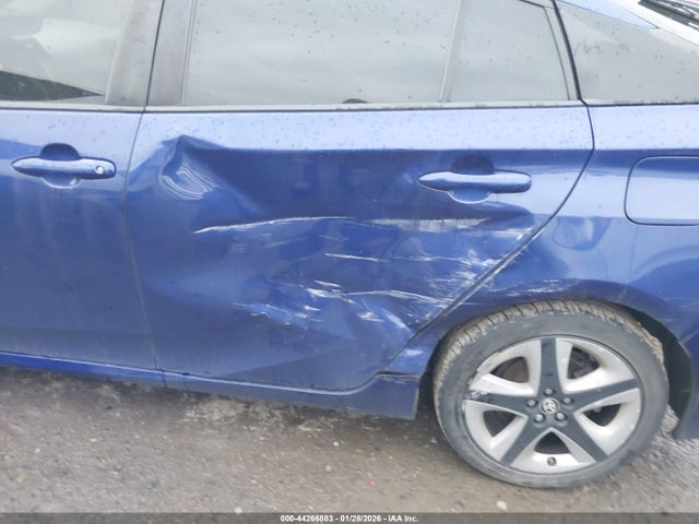 Toyota Prius Three Touring 2016 JTDKARFU4G3522983 Image 6