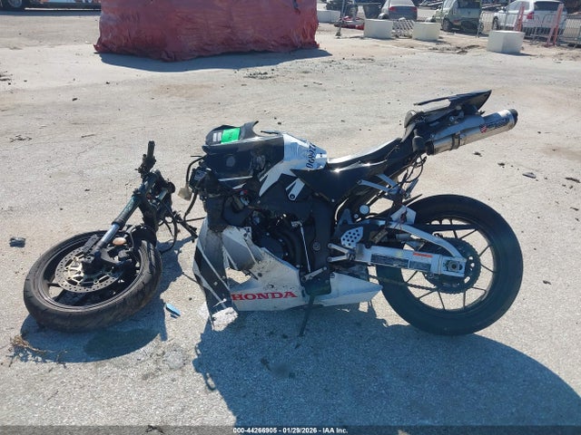 Honda Cbr600 Rr 2016 JH2PC40J6GK200232 Image 12