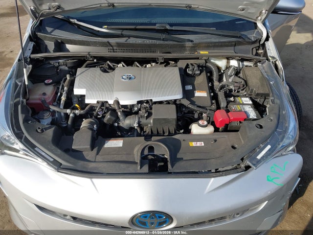 Toyota Prius Three 2018 JTDKARFU8J3550874 Image 10