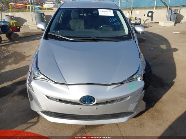 Toyota Prius Three 2018 JTDKARFU8J3550874 Image 12