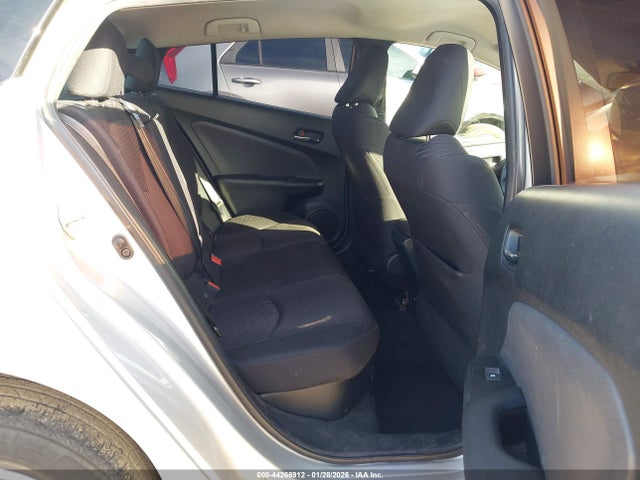 Toyota Prius Three 2018 JTDKARFU8J3550874 Image 8