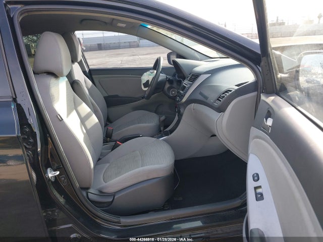 KMHCT4AE1HU374638 Hyundai ACCENT SE