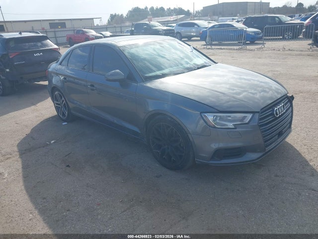 2019 AUDI A3 WAUAUGFF0KA111025 Photo 0